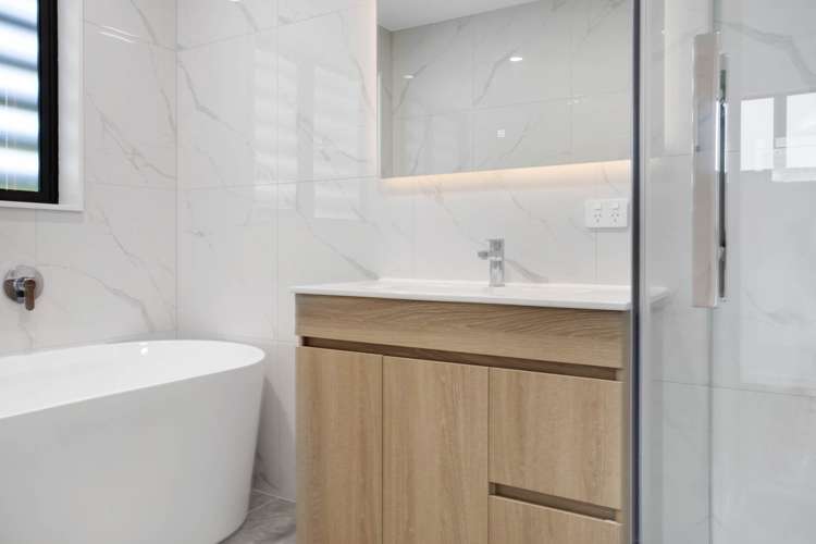 8/196 Royal Road Massey_27