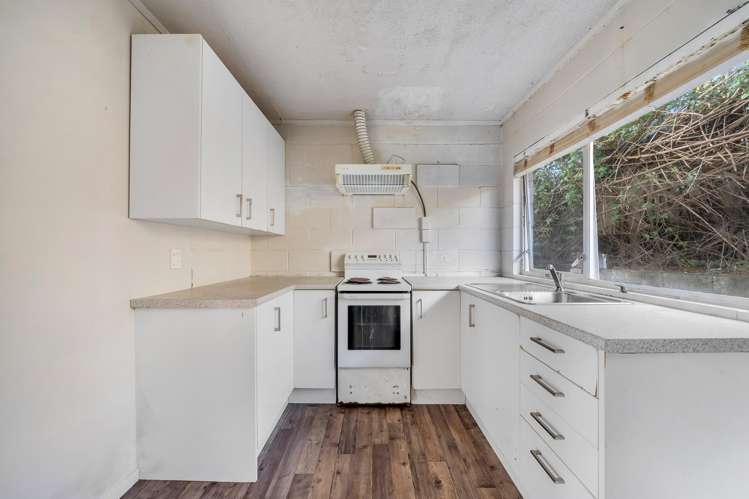 2/17 Emirau Place Glenfield_2