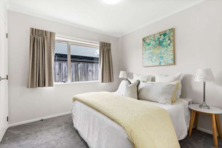 11 Headcorn Place Botany Downs_9