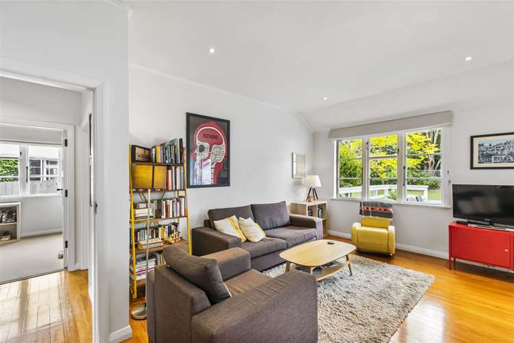 64 Mccullough Avenue Mount Roskill_2