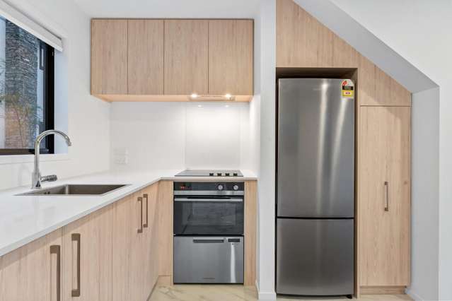 16/10 Fathom Place Te Atatu Peninsula_2