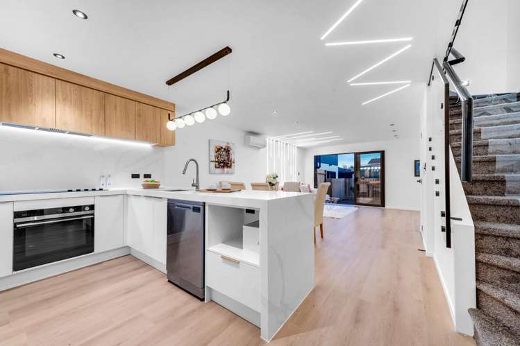 Lot 2/69 Walworth Avenue Pakuranga Heights_11