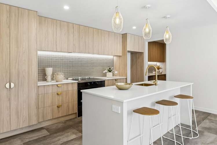 14 Caroline Way_3