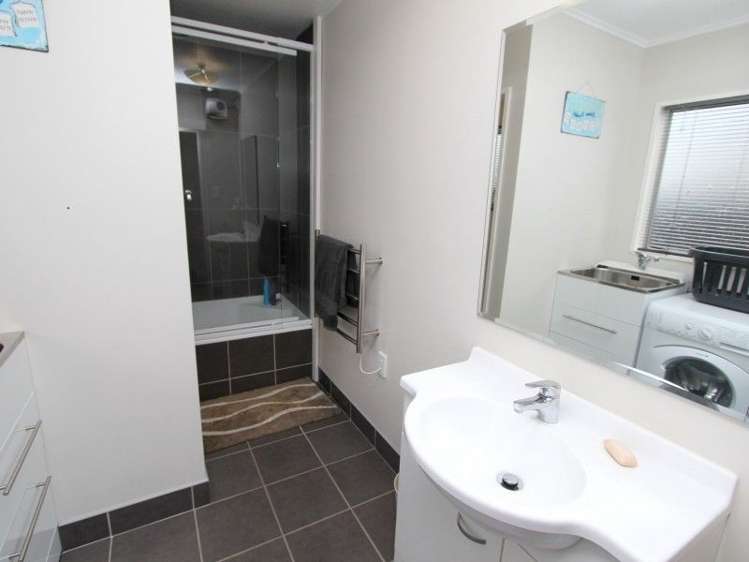 48 Lane Street Allenton_10