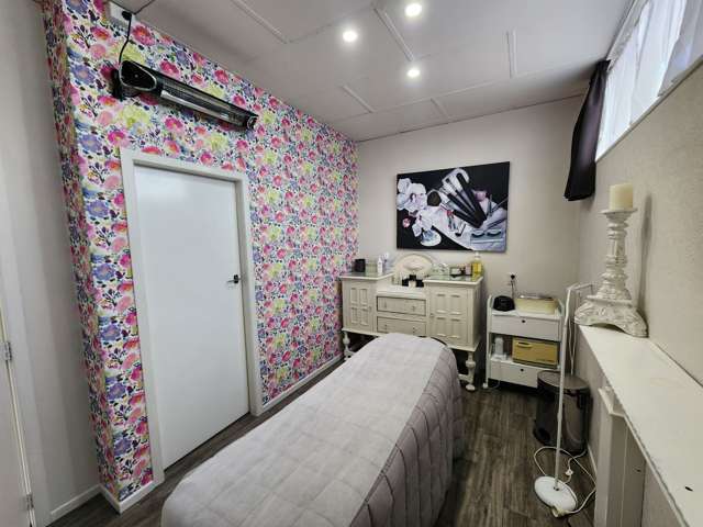 111 High Street North Carterton_4