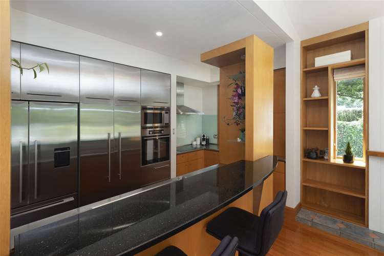 83 Saint Andrews Square Strowan_7