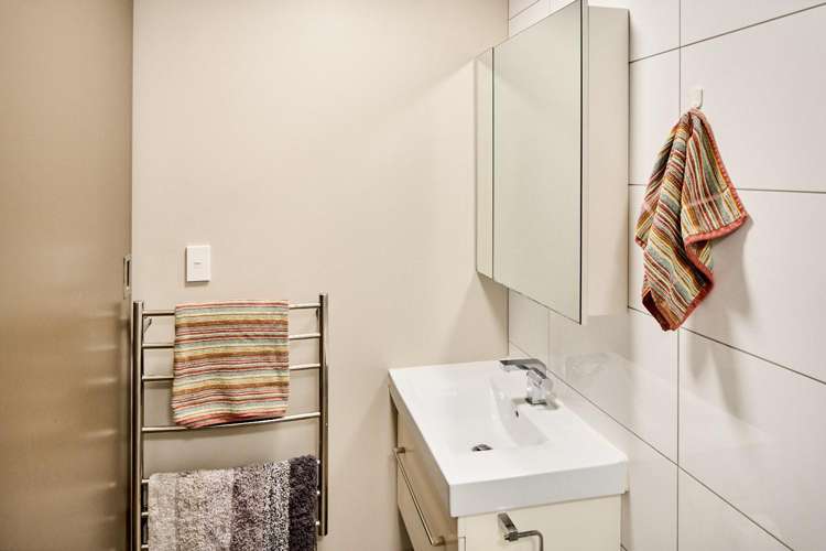 W405/405A 28 Torrens Terrace Mount Cook_14