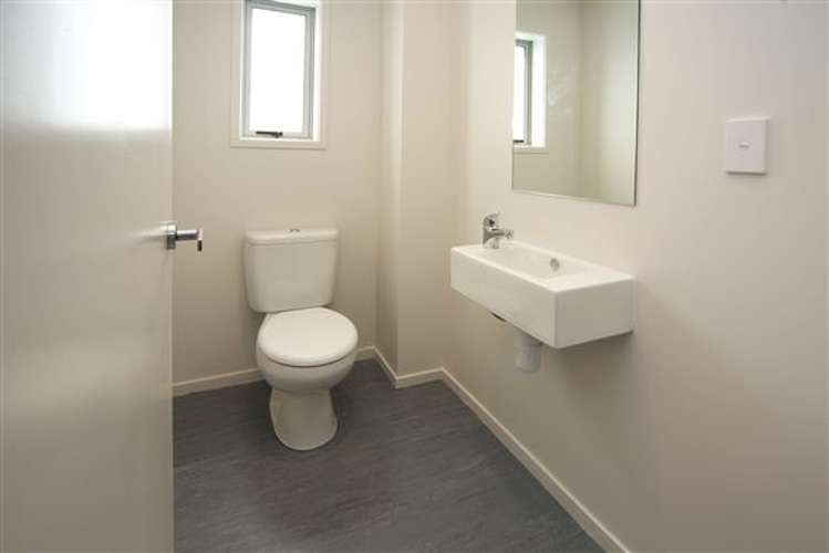 7/45 Karepiro Drive Stanmore Bay_5