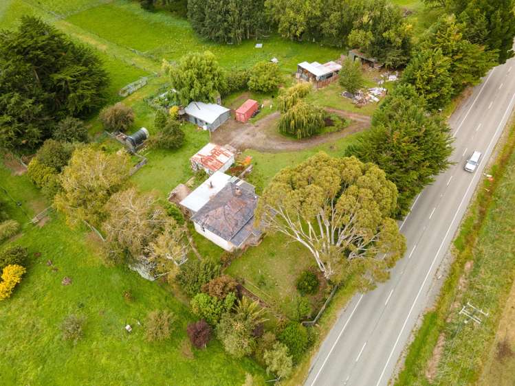 657 Domett Road Domett_45