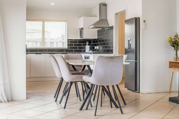 5 Edelweiss Grove Timberlea_14