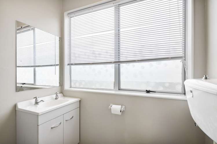 5a Starveall Street Brightwater_13