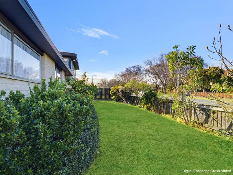 2 Regency Crescent Redwood_24