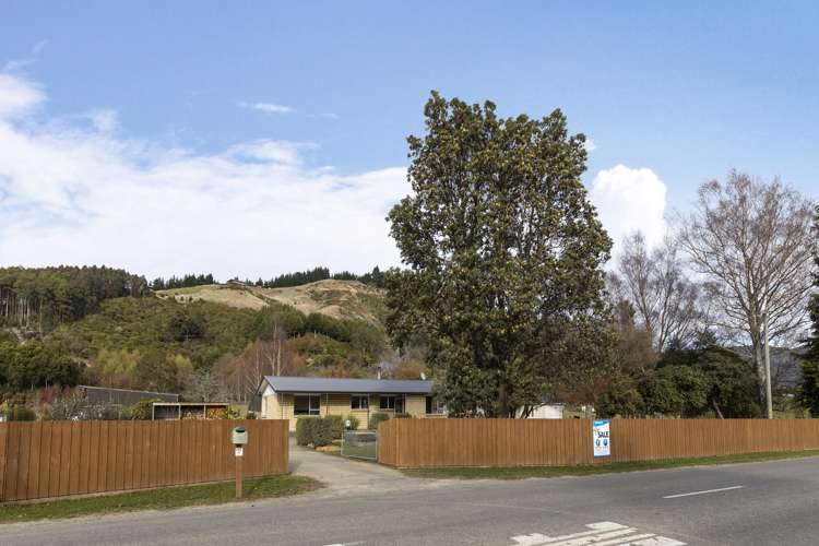 1112 Queen Charlotte Drive Anakiwa and Surrounds_26