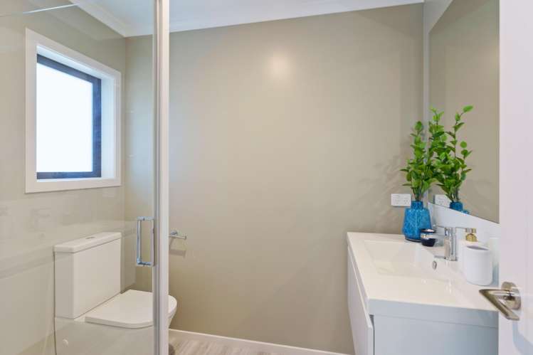 62 Awanui Drive Waikanae_12