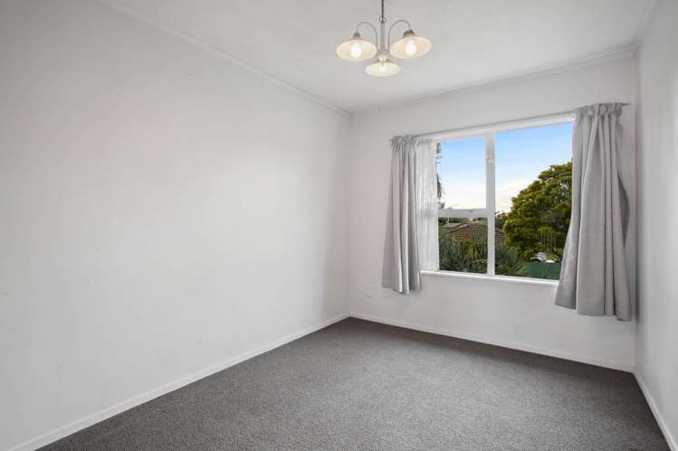 16 Leaming Place Clarks Beach_15