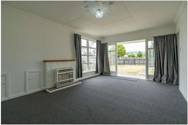 71 Queenwood Road 10516_1