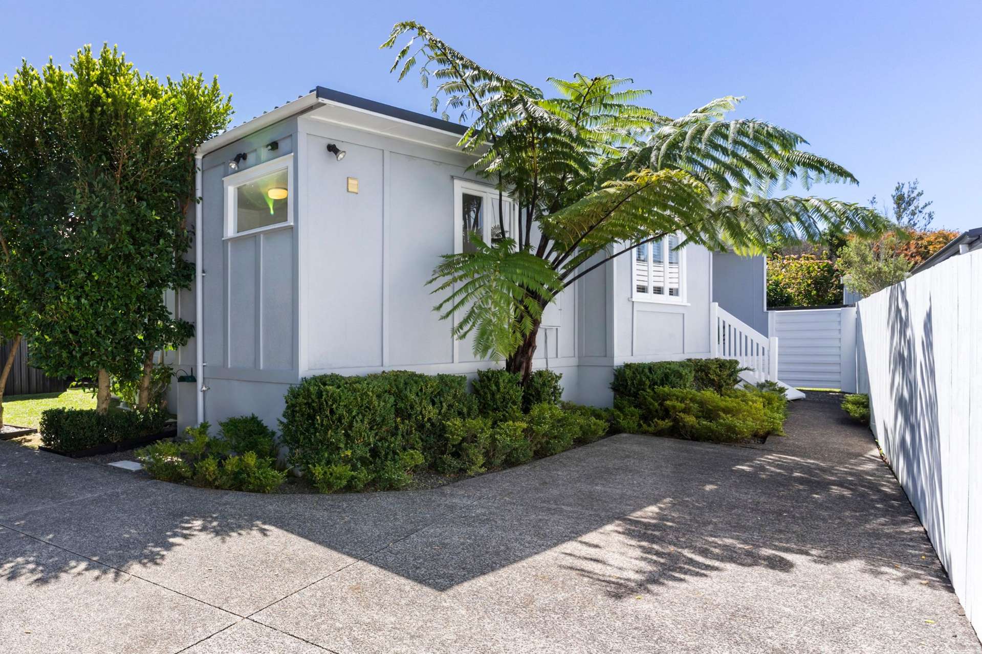 4A Tiroroa Avenue Te Atatu South_0