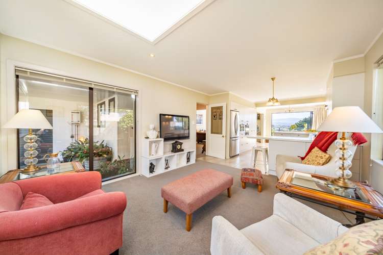 15 Longitude Place Whitby_20