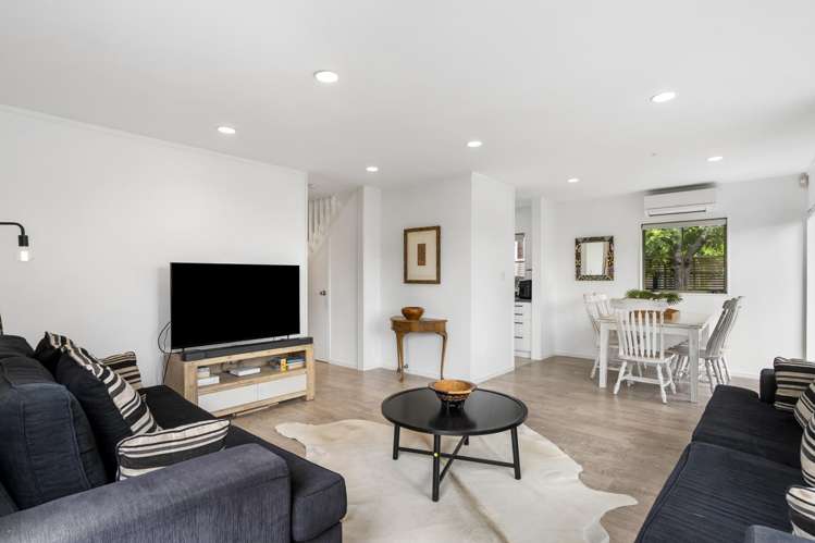 3/20 Fifth Avenue Mount Albert_4