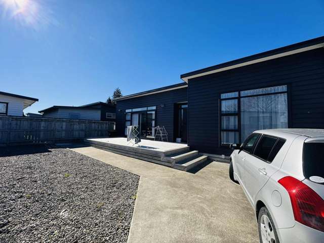  48 Exeter Crescent Takaro_2