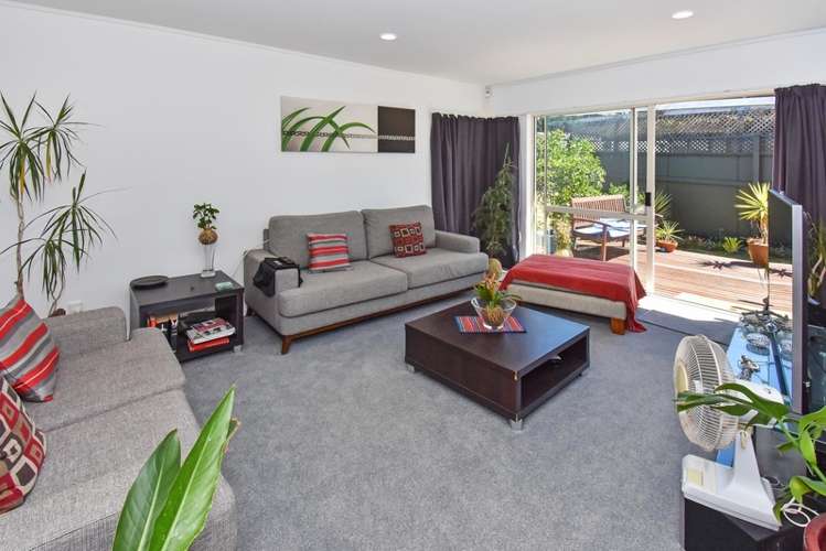 2/157 Bucklands Beach Road Bucklands Beach_1