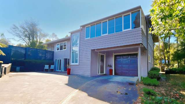 Spacious Family Living with Garden Oasis