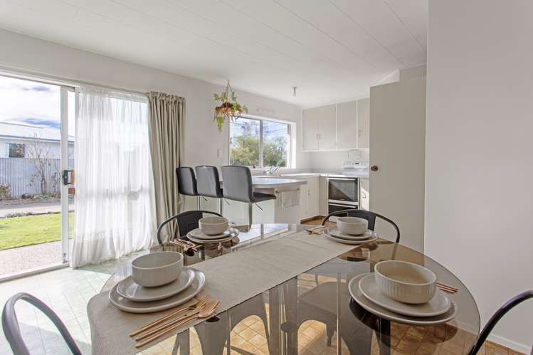 9 Russell Street Otane_13