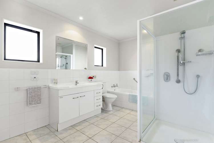 189a The Parade Island Bay_8