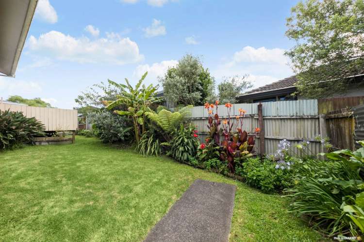 28 Selak Place Glen Eden_3
