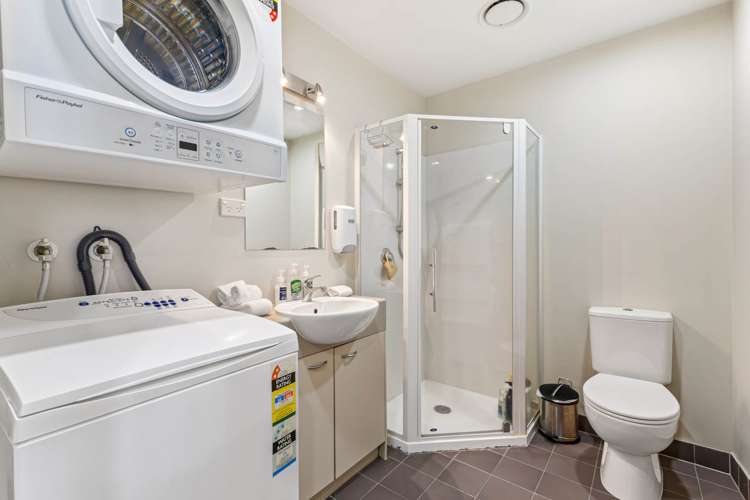 208/17 Amersham Way Manukau_11