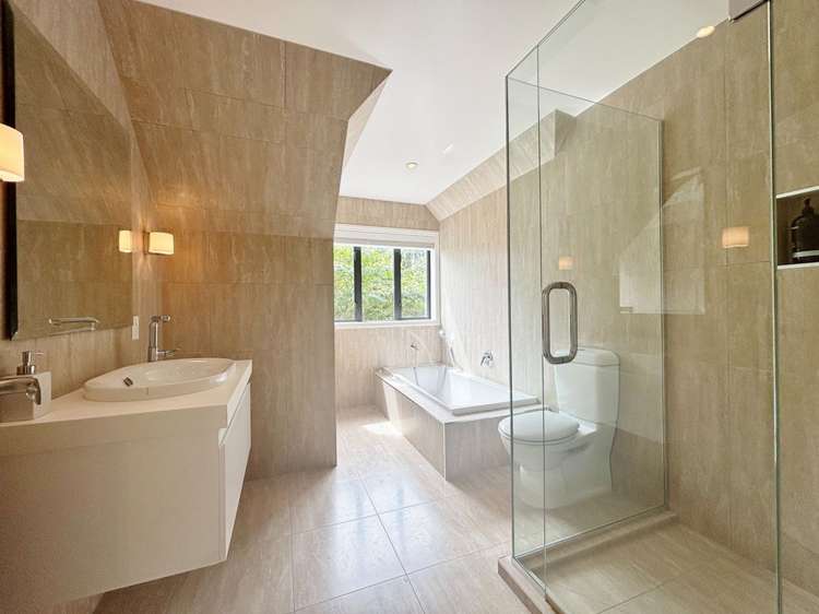 632 Marshland Road Marshland_38