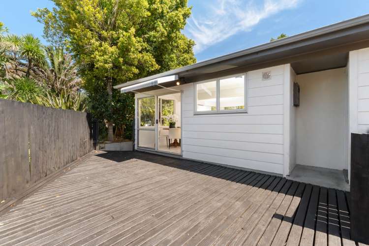 67 Riverpark Crescent Henderson_13