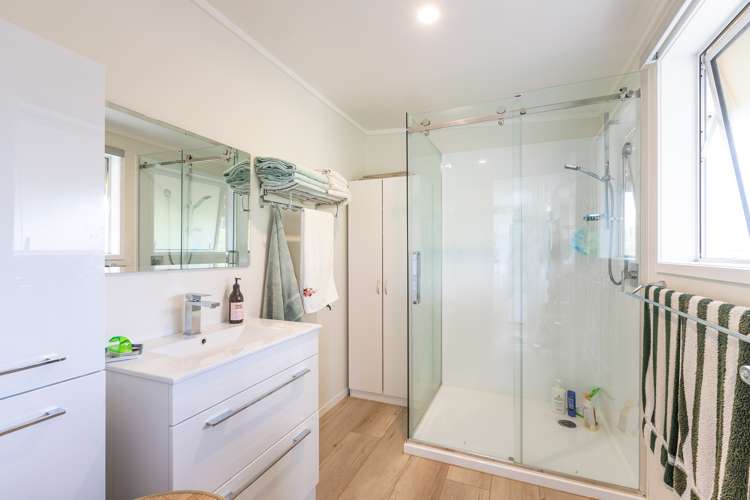 64 Brown Road Kaiwaka_14