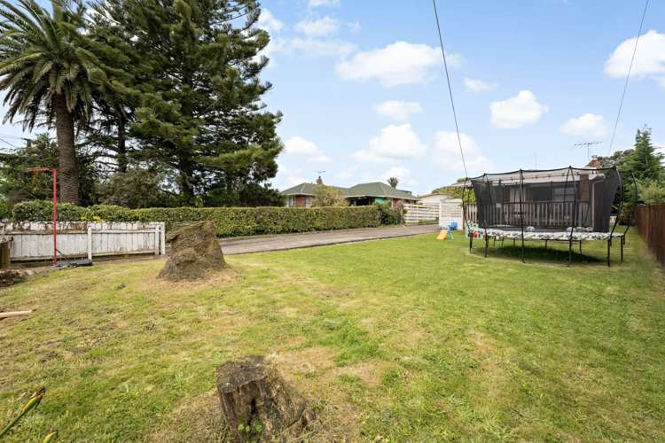 12 Amberley Avenue Te Atatu South_16