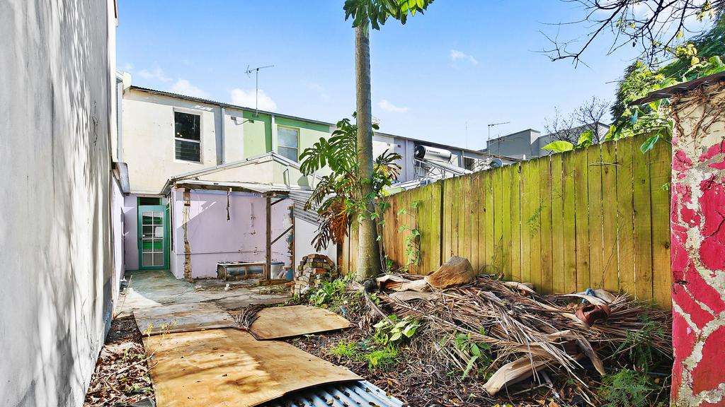 12 Clara Street, Erskineville befpre it was renovated