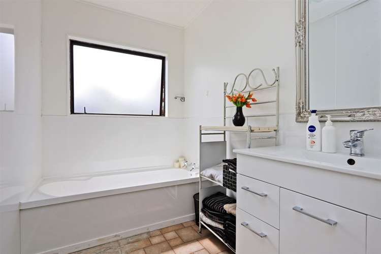 1009 Reka Street Akina_8