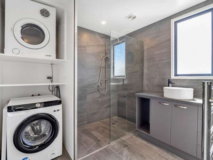 2/8 Homersham Place Burnside_18