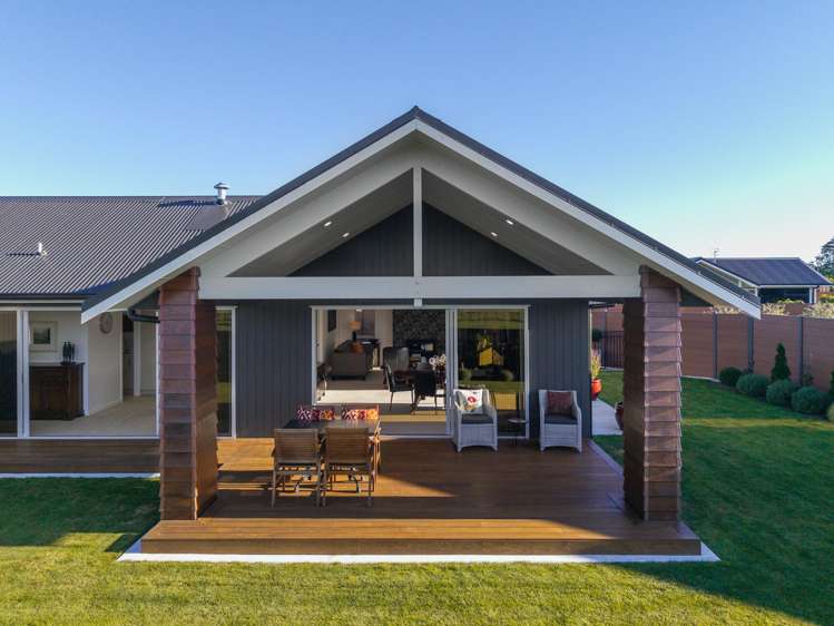 25 Phoenix Palms Grove Levin_32