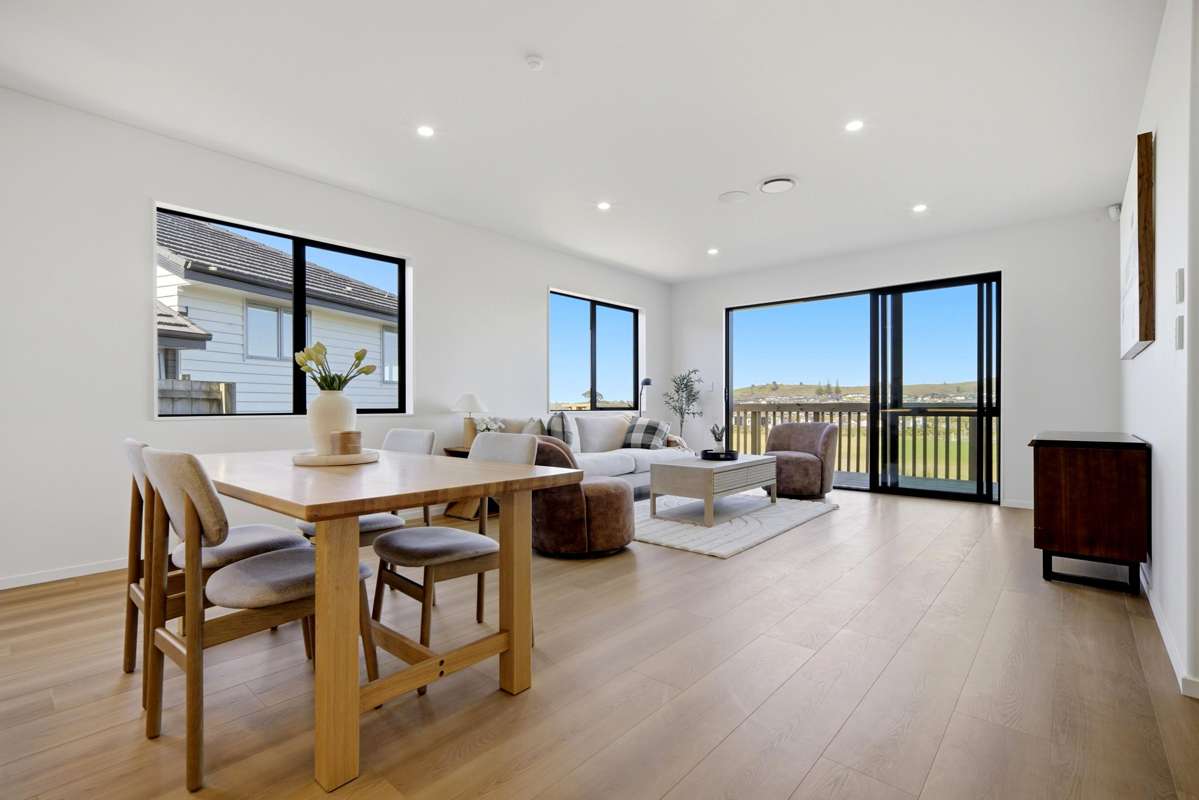 8 THOMASON CRESCENT_1