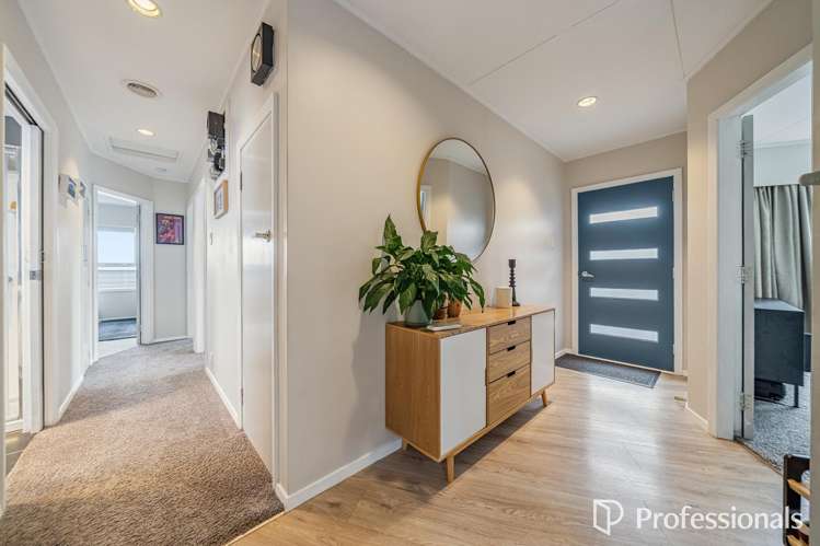 37 Petrie Street Wainuiomata_19