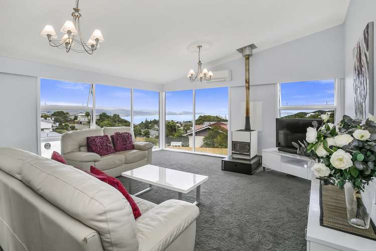 220 Dowse Drive Maungaraki_2