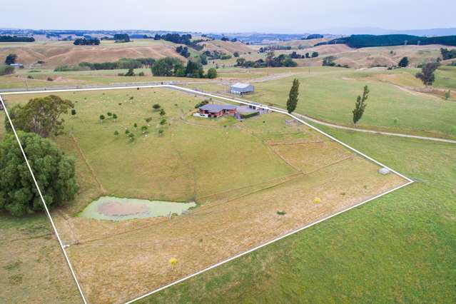 158 Finnis Road Pohangina_1