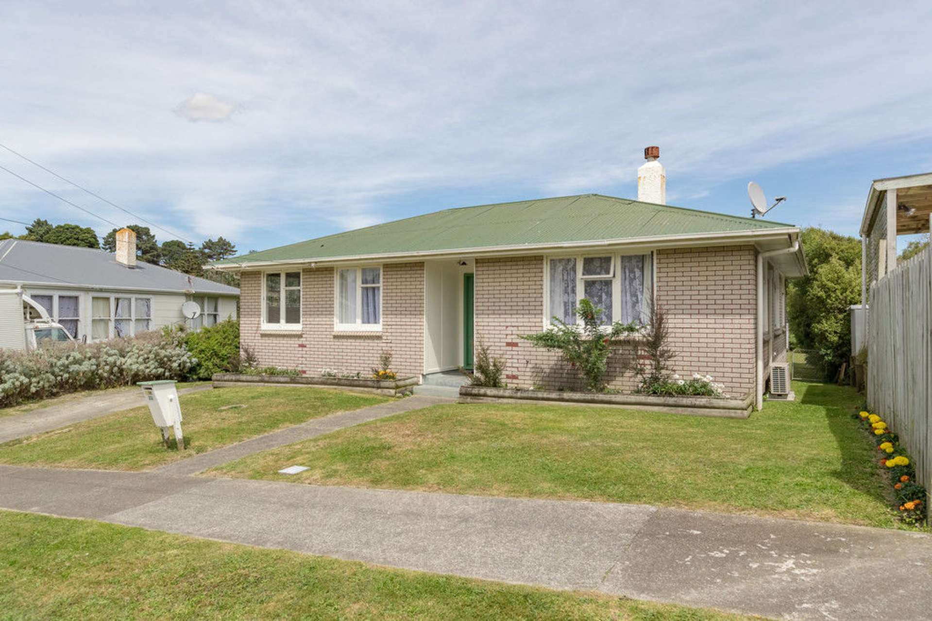 22 Cornwall Crescent Cannons Creek_0