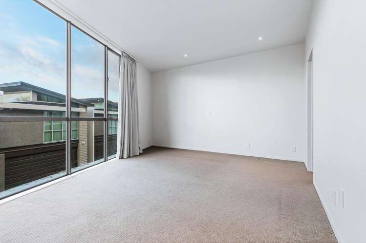 30/14 Norman Smith Street 1114_13