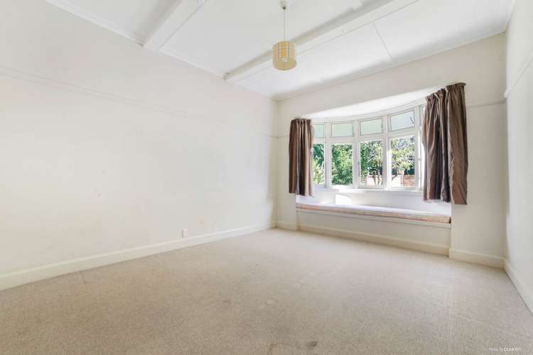 16 Lake Road Devonport_15