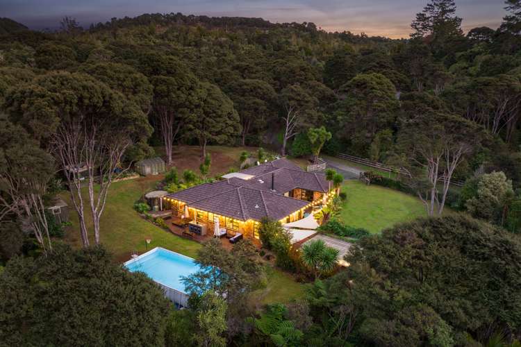 35 Cochran Road Oratia_1