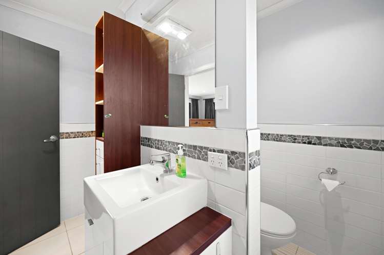 2 Ebony Court Rototuna North_24