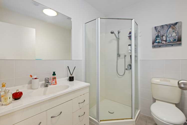 8/22 Northcross Drive Oteha_13