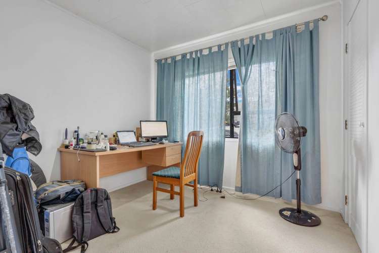 13 Gosford Drive Botany Downs_8