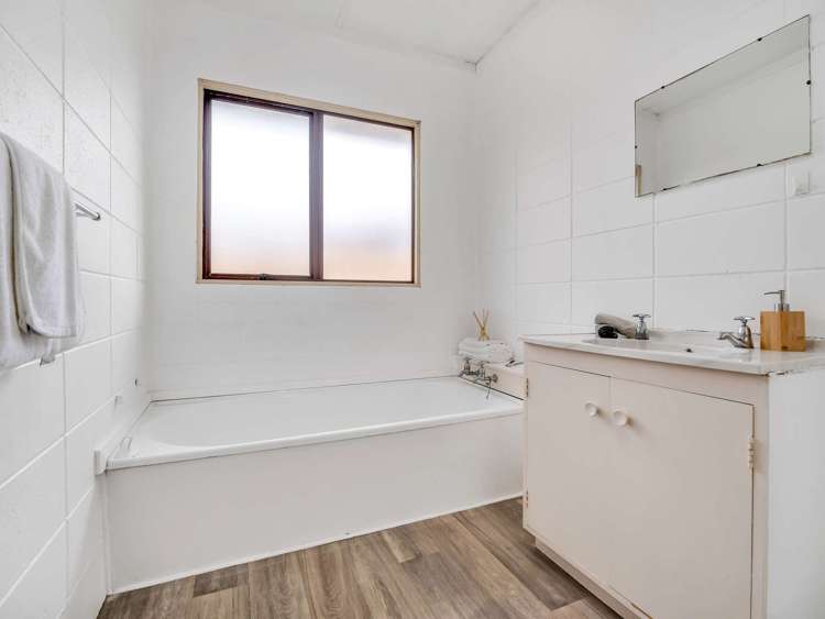 2/32 Domain Street Waiuku_8